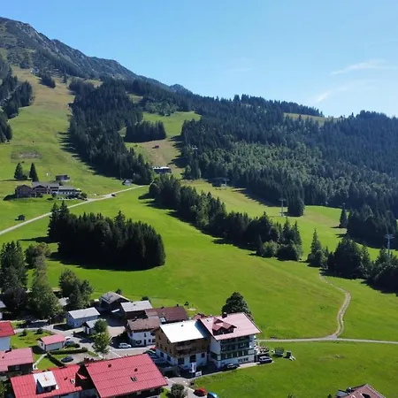 Otel Bergzeit - & *
