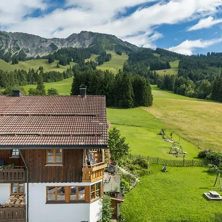 Otel Bergzeit - &