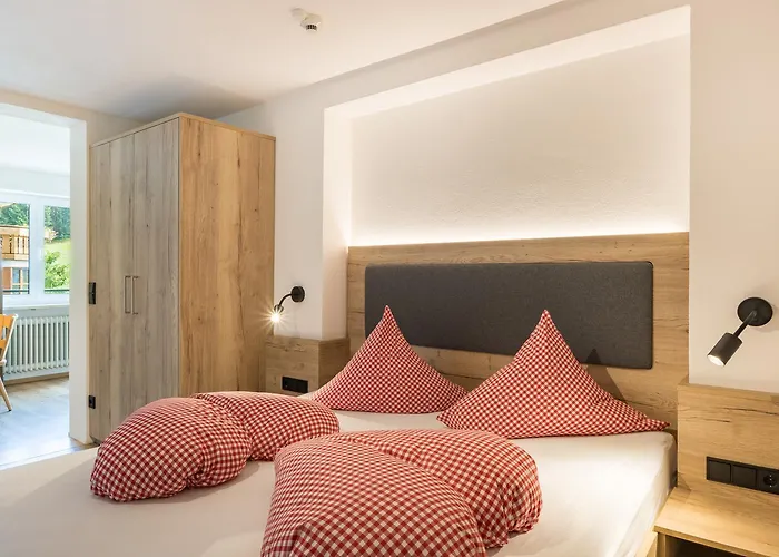 Hotel Bergzeit - & *