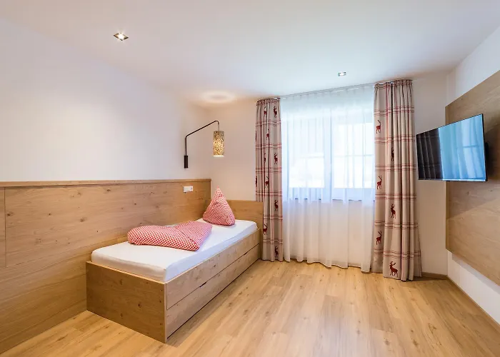 Hotel Bergzeit - &