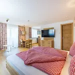Hotel Bergzeit - &