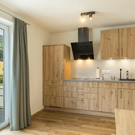 Hotel Bergzeit - & *