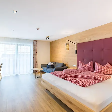 Hotel Bergzeit - &